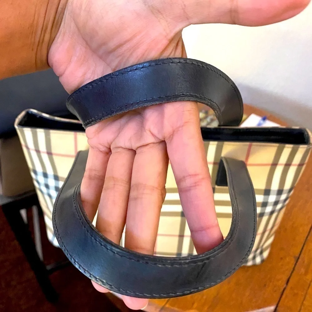 Authentic Burberry Shoulder bag - Picture 2 of 8